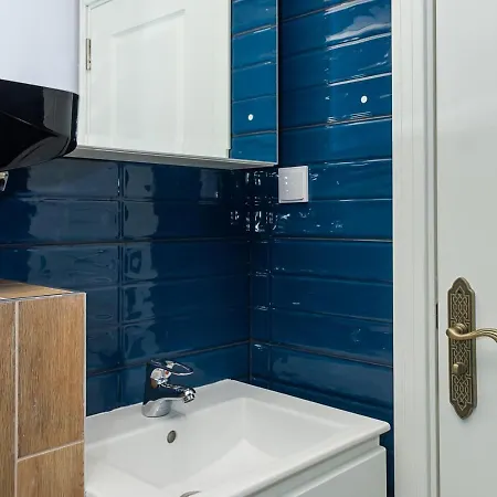 2bd In The Heart Of With Parking - Gold By Flat Mаnаger דירה *