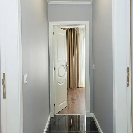 2bd In The Heart Of With Parking - Gold By Flat Mаnаger דירה וארנה