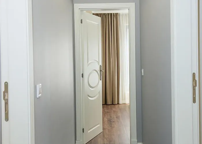 2bd In The Heart Of With Parking - Gold By Flat Mаnаger Apartment Warna